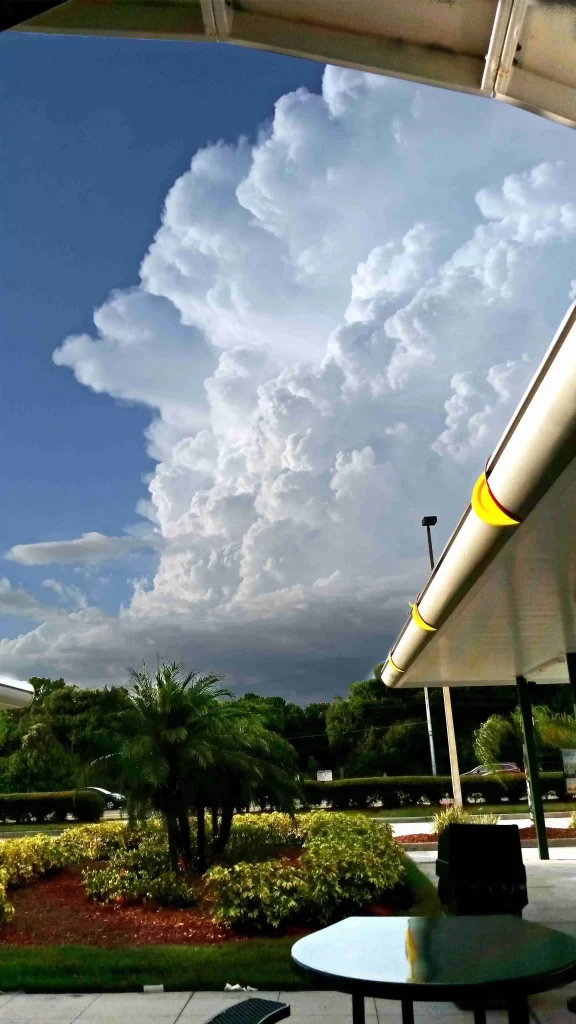 puffy-white-clouds-forming-over-the-tampa-bay-area